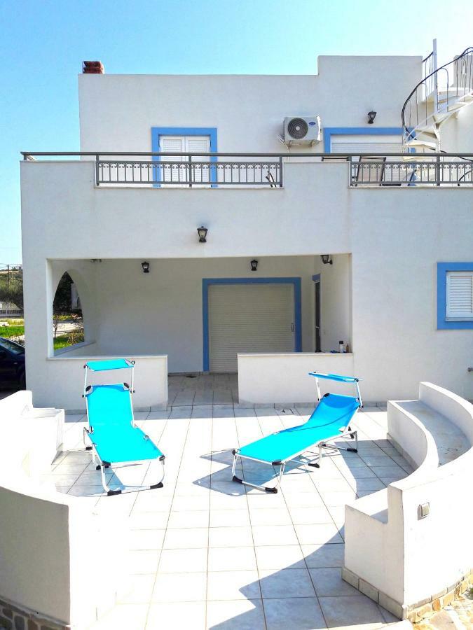 Elafonisos: Two Storey House On The Sea Front ภายนอก รูปภาพ